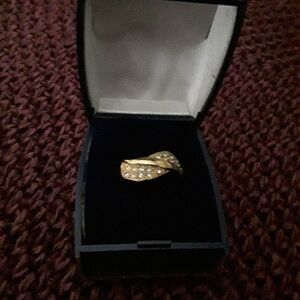 Elegant Goldtone CZ Statement Ring – Crisscross Design, EUC